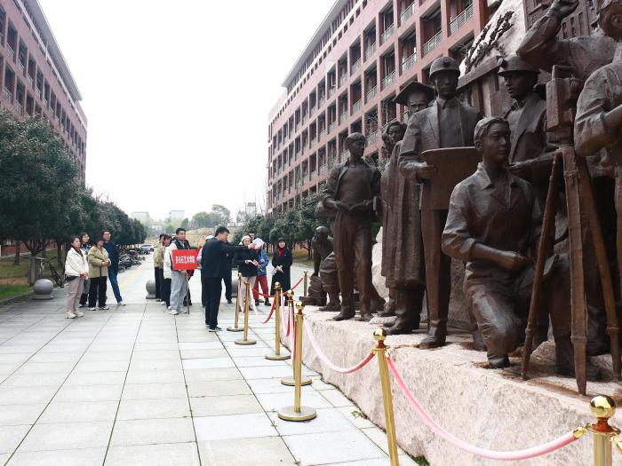 2a6312e505894289b407f3af63c8bb44.jpg 2a6312e505894289b407f3af63c8bb44.jpg